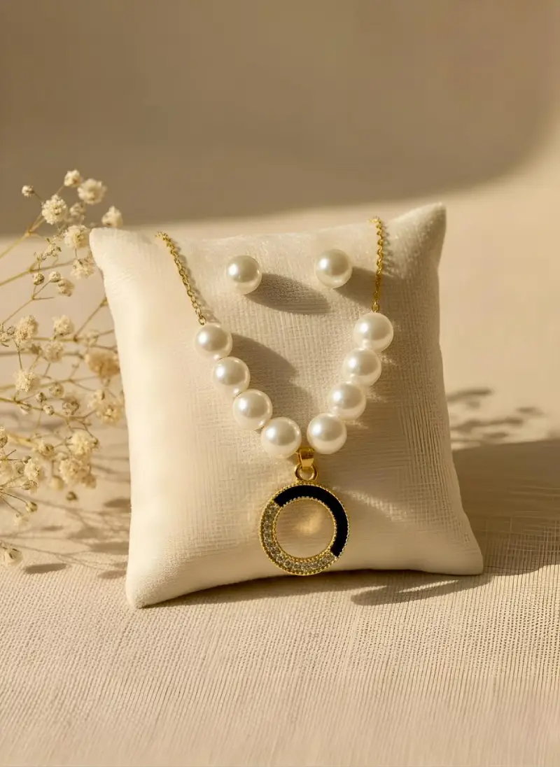 Pearl Pendant Circle